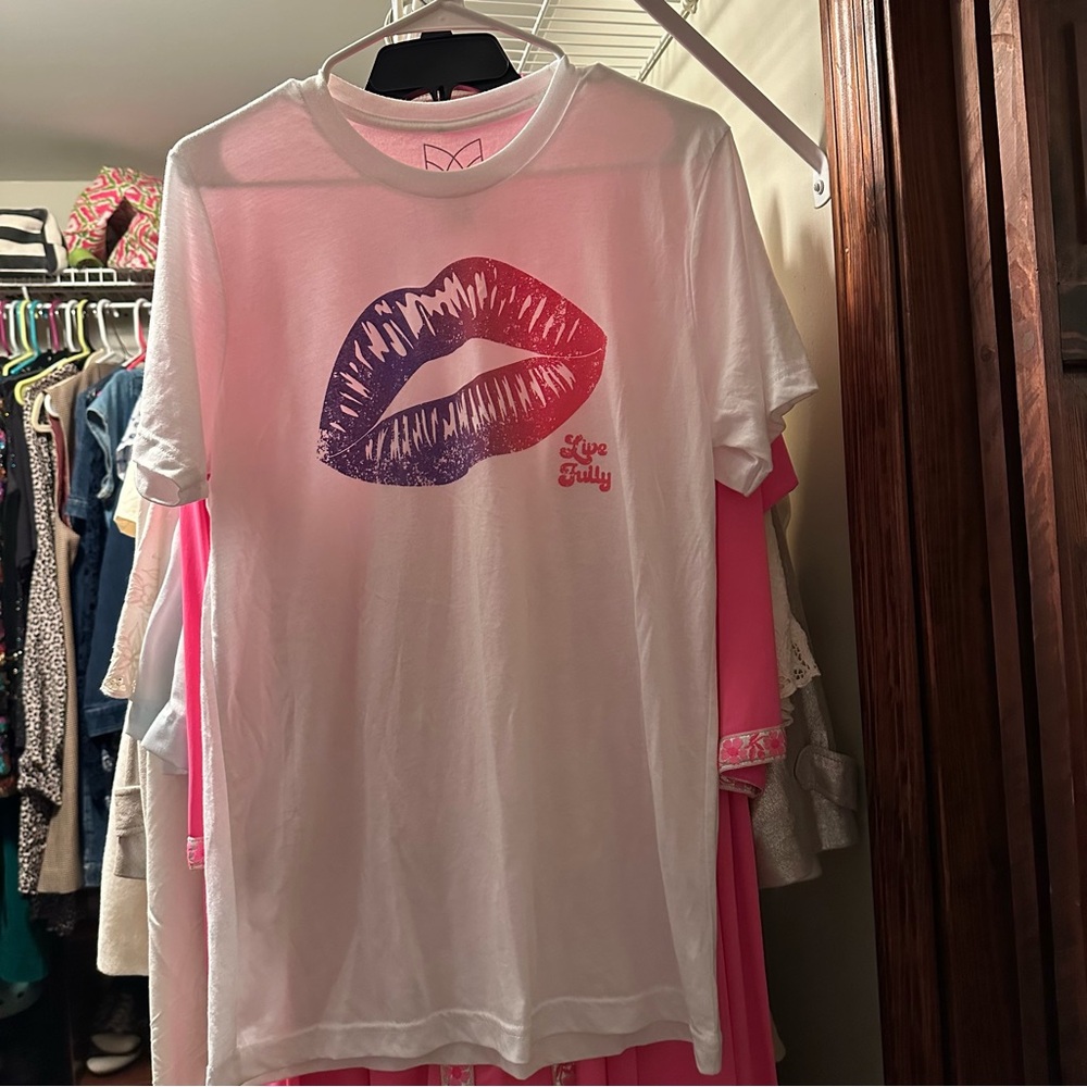 Living Fully Kiss Shirt OG Launch